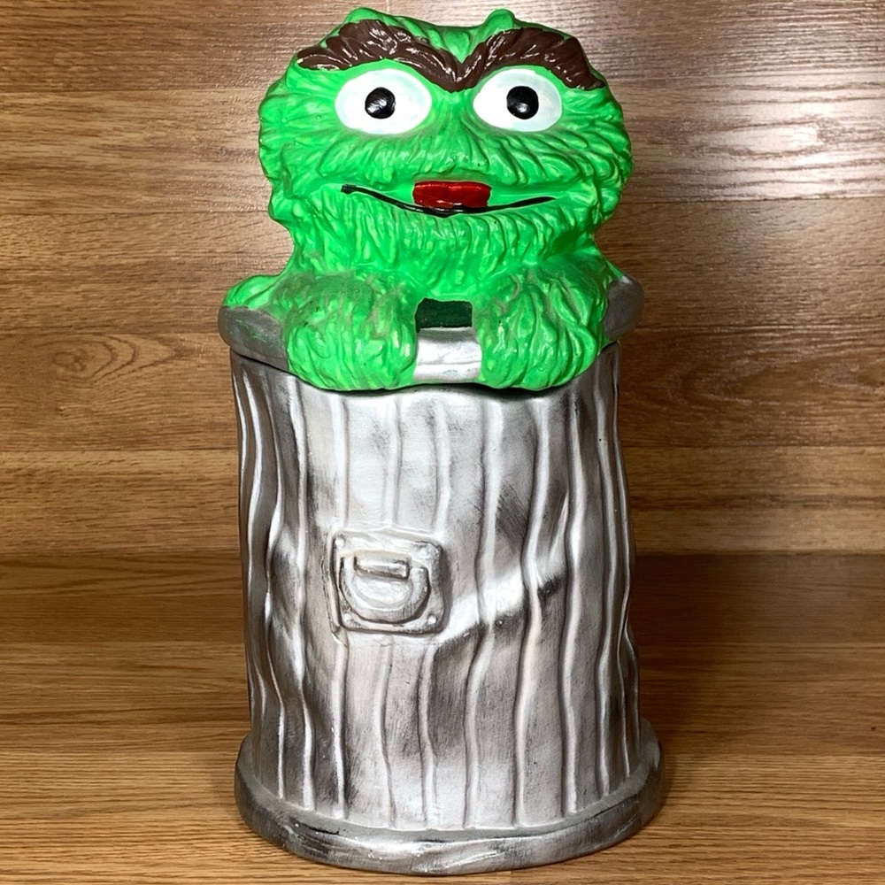 VINTAGE 1972 OSCAR THE GROUCH COOKIE JAR